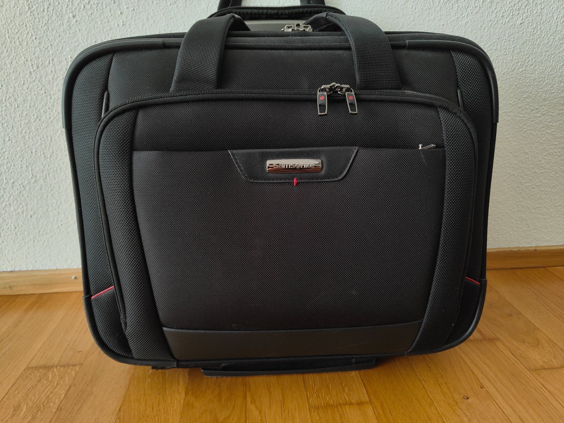 Samsonite Valigie: SAMSONITE Business Trolley Rollenkoffer schwarz – Usato da Wetzikon ZH venduto da Samael89