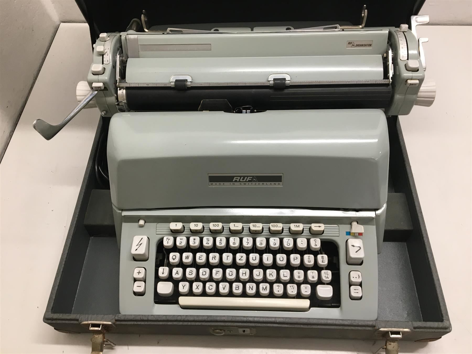 Macchine da scrivere: Ruf Elektroschreibmaschine – Usato da Niederdorf venduto da LeptonAG 1