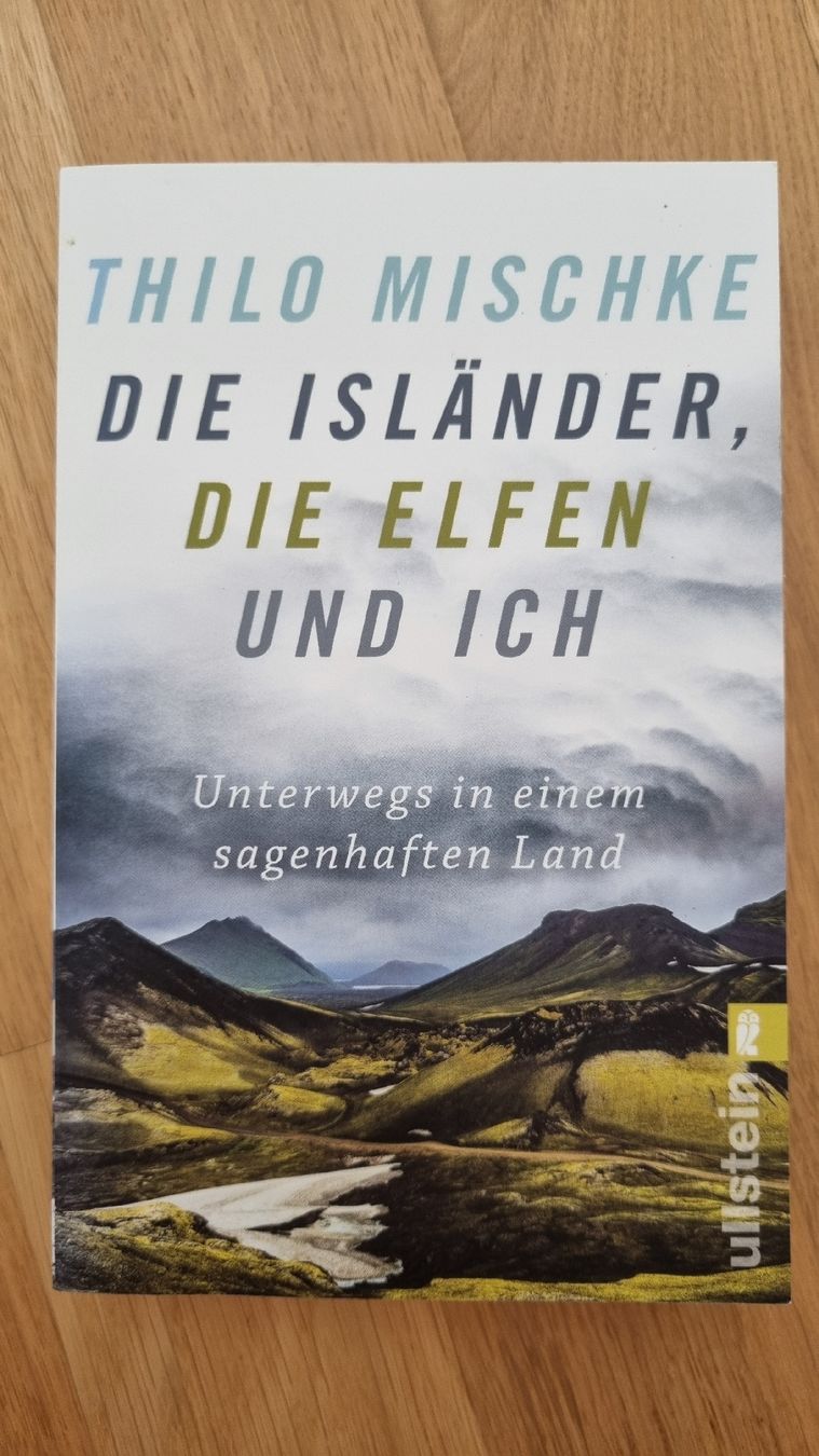 Livres: Buch "Die Isländer, die Elfen und ich" Thilo Mischke – Neuf (Voir description) à Wauwil par lin_hn8v