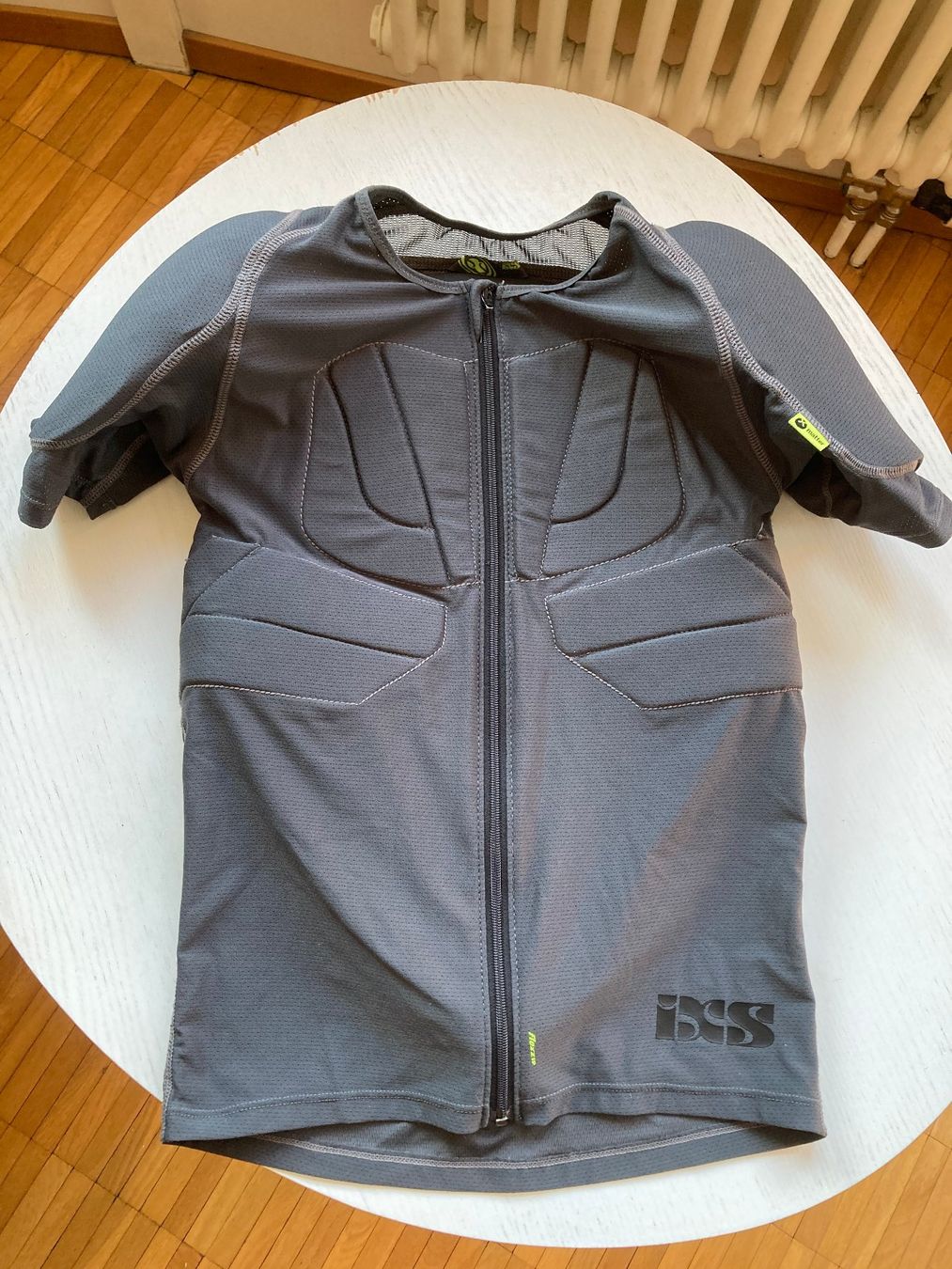 IXS Protections: iXS Rückenprotektor, Grösse XS – D'occasion à Basel par bil_8mvw 5