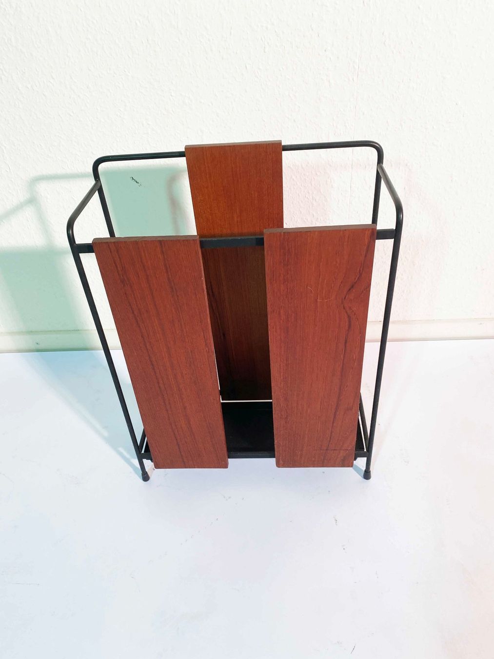 Altri mobili per ufficio: Teak Schirmständer Midcentury – Usato da Beringen venduto da Kultgut 2