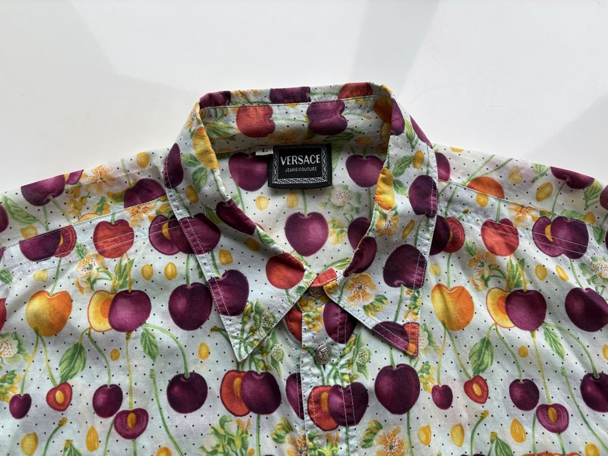 Versace Hemden: Herren Hemd Versace Grösse L mit Kirschenmuster – Gebraucht aus Zürich von Auschra1 1