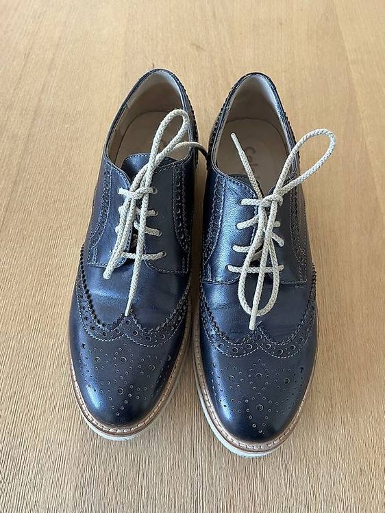 Chaussures femmes: Lederschuhe Grösse 37 – D'occasion à Roggwil BE par KarotteV