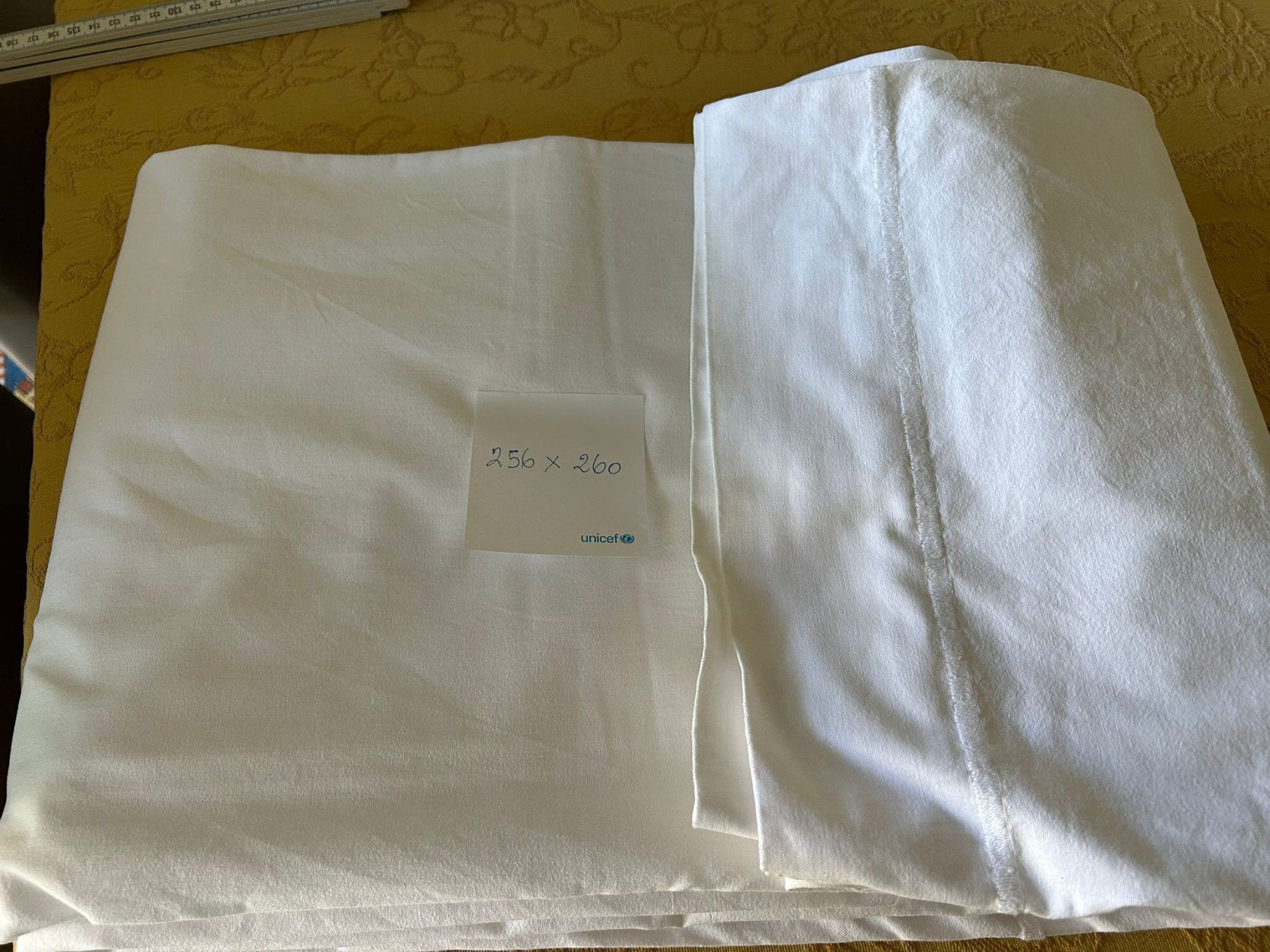 Biancheria da letto: Lenzuolo bianco 256x260cm – Usato da Melano venduto da H-Sara 1