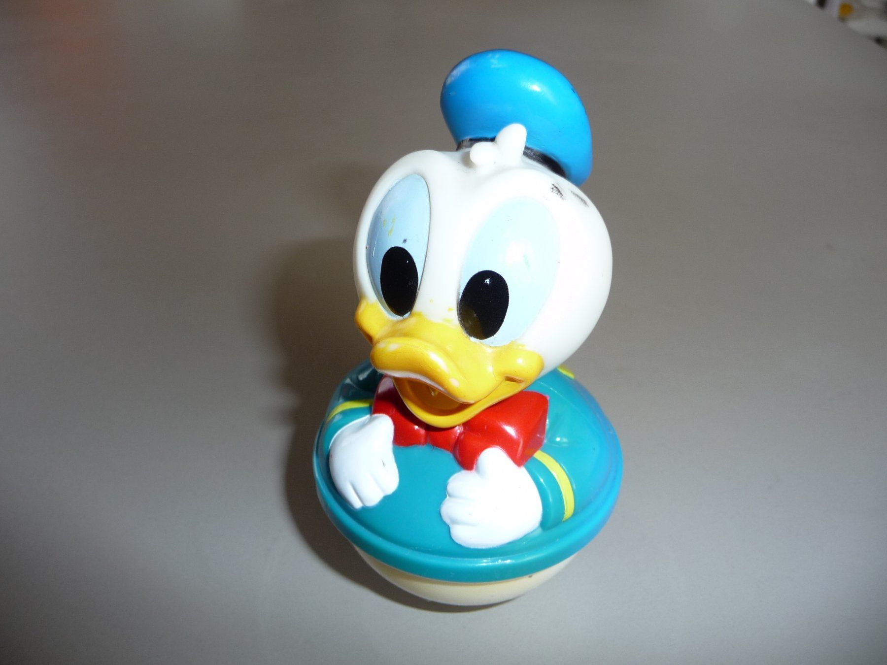 Disney Statuette: Donald Duck Stehaufmännchen – Usato da Neftenbach venduto da sorge