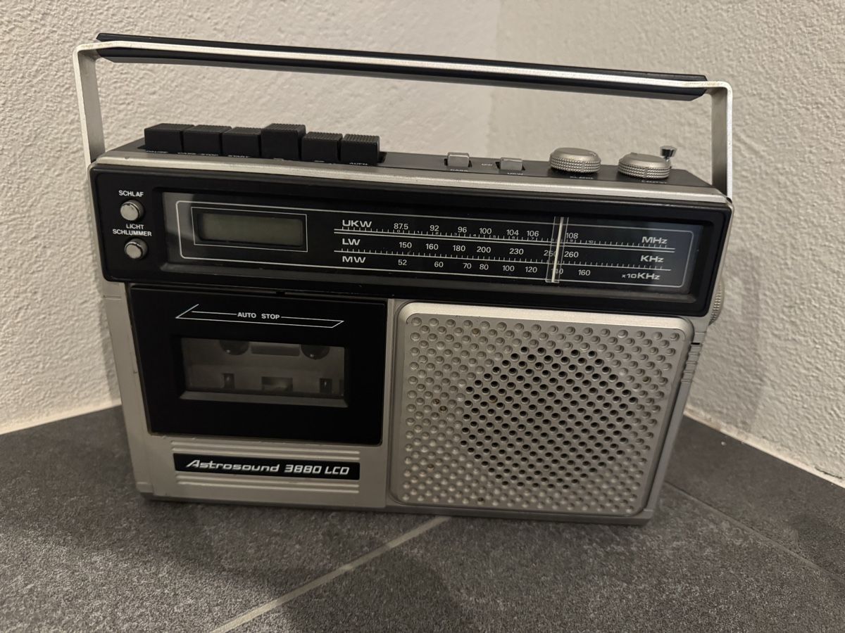 Radios: Retro Kassettenradio Astrosound 3880 LCD – Gebraucht aus Reichenburg von Noele123 3