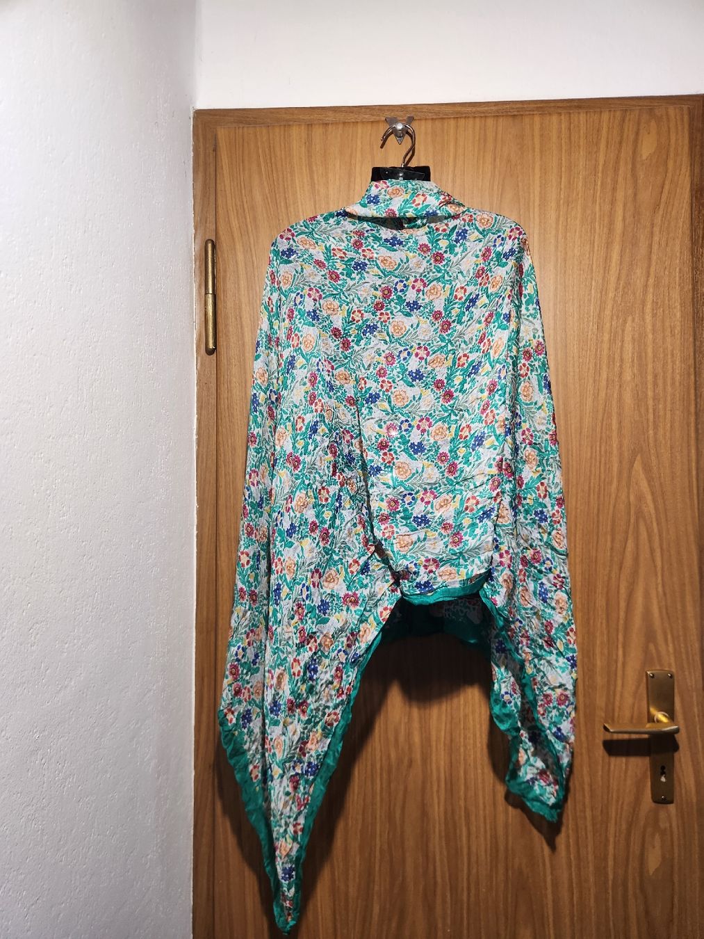 Foulard & Sciarpe: Echarpe soie éger fleuri d'été vert  – Usato da Niedergösgen venduto da Eva2410 1