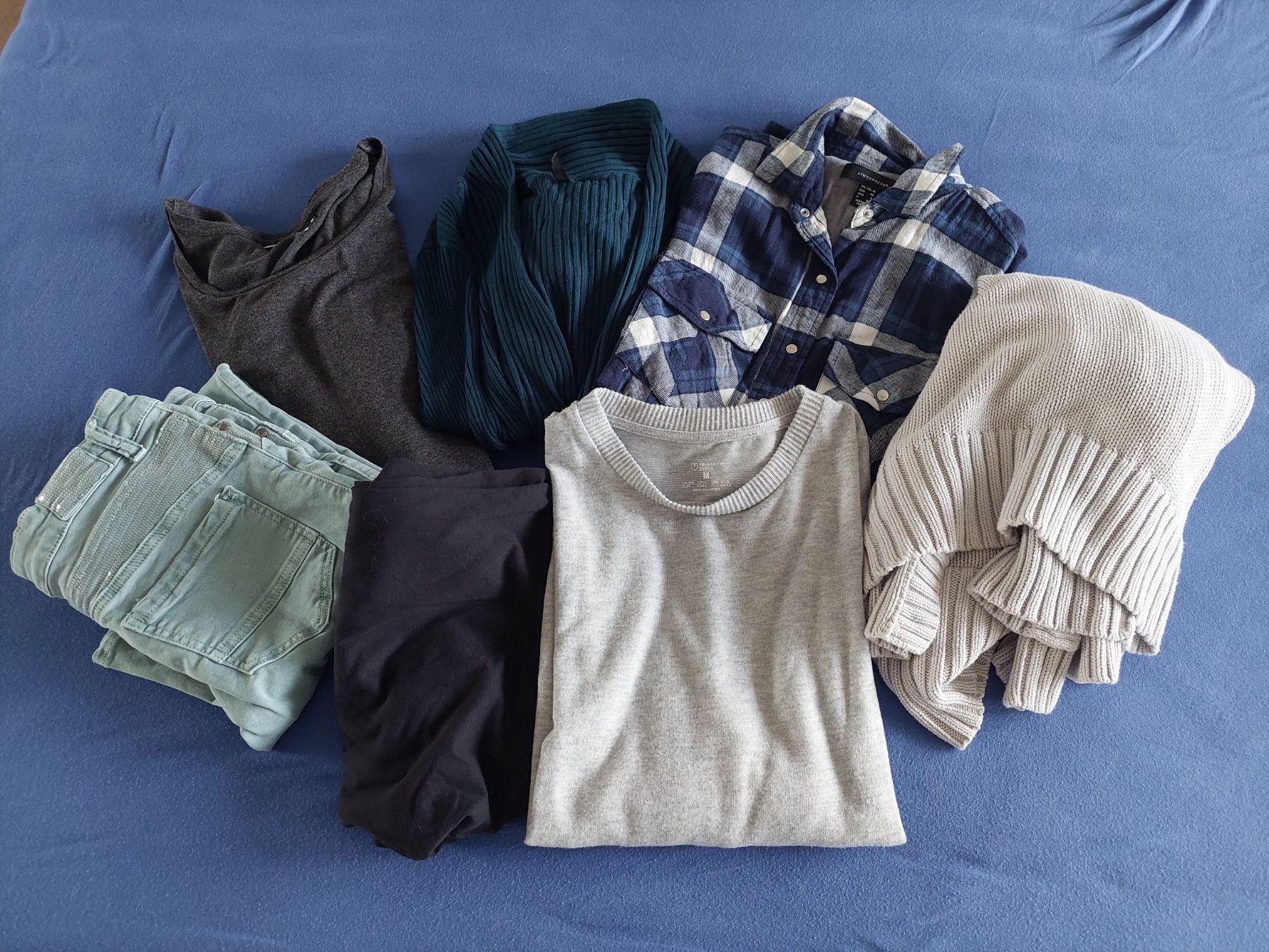 Kleiderpakete: 7 TEILIGES KLEIDERPAKET GR. M – Gebraucht aus Münchenstein von Strupfi