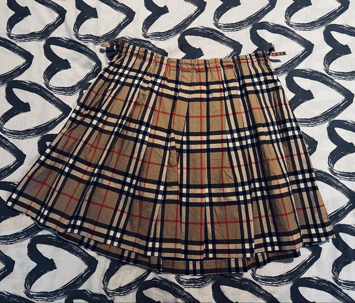 Burberry Gonne: Mini jupe plissé Burberry – Usato da Lausanne venduto da Christinaki