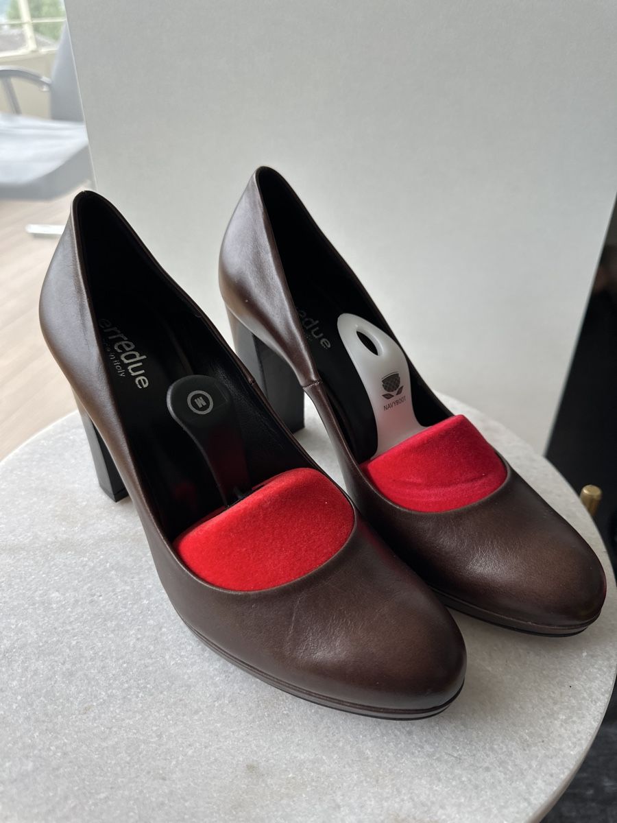 Scarpe da donna: Pumps braun Leder 39 – Usato da Däniken SO venduto da NBdesign
