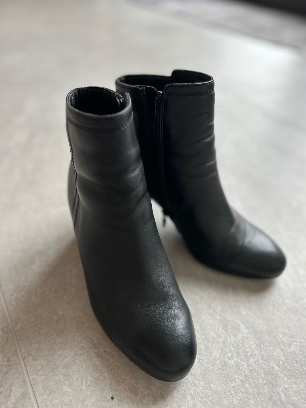 Dosenbach Scarpe da donna: Schwarze Stiefel – Usato da Läufelfingen venduto da Kitty_St