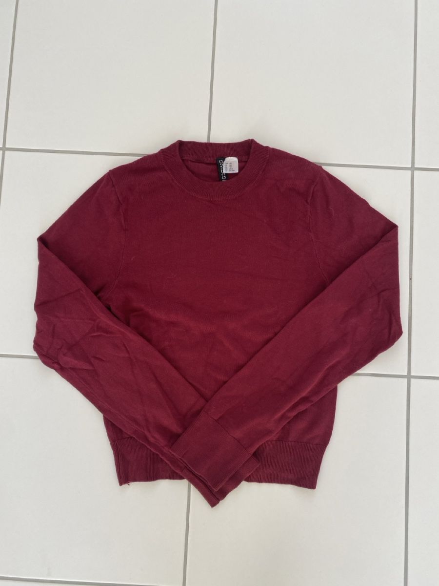 Tops: H&M Pullover – Neuf avec emballage d'origine à Schmerikon par 80zz08