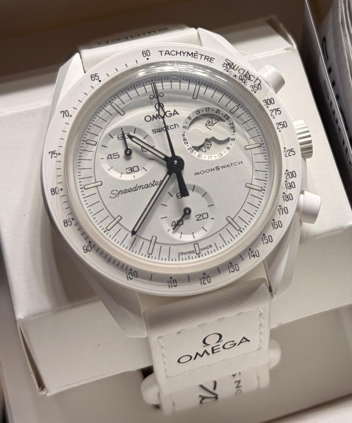 Swatch Orologi: Omega & Swatch - Moonswatch - Snoopy Edition – Nuovo e nell'imballaggio originale da Koppigen venduto da troncino-13