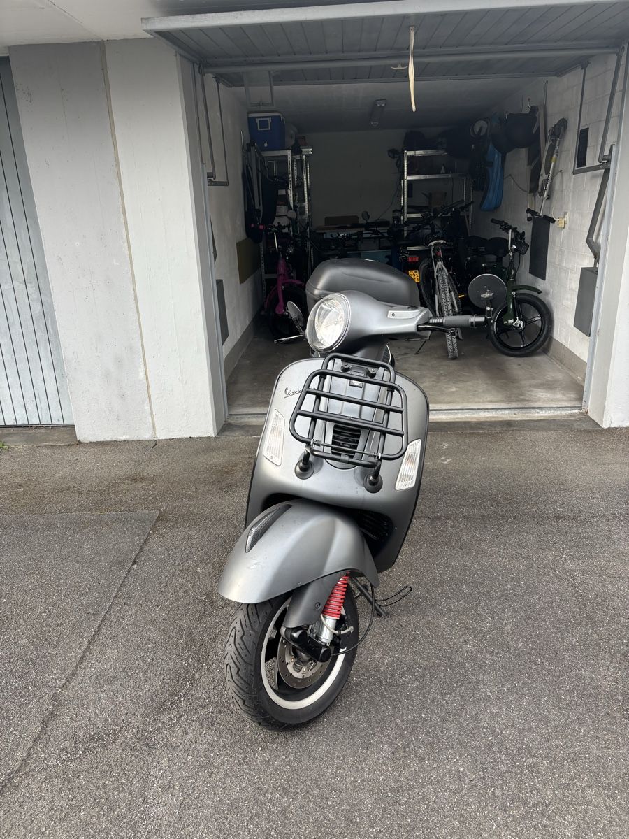 Vespa Scooter: Piaggio Vespa GTS 300 Super – Usato da Zürich venduto da Gantner2 5