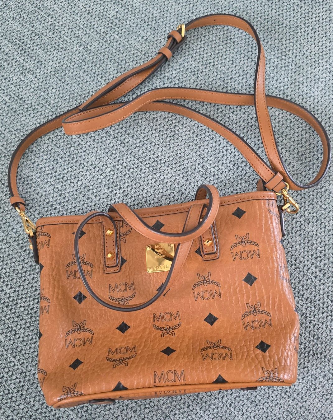 Mcm Borse da donna: MCM Shoulder bag / Umhängetasche klein, braun – Usato da Meilen venduto da melanieolivia