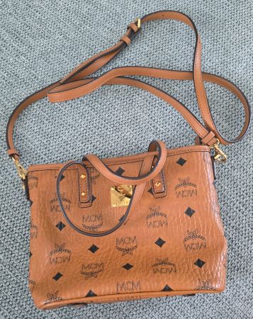 MCM Shoulder bag / Umhängetasche klein, braun