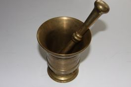 Alter Mörser mit Stössel, Messing massiv