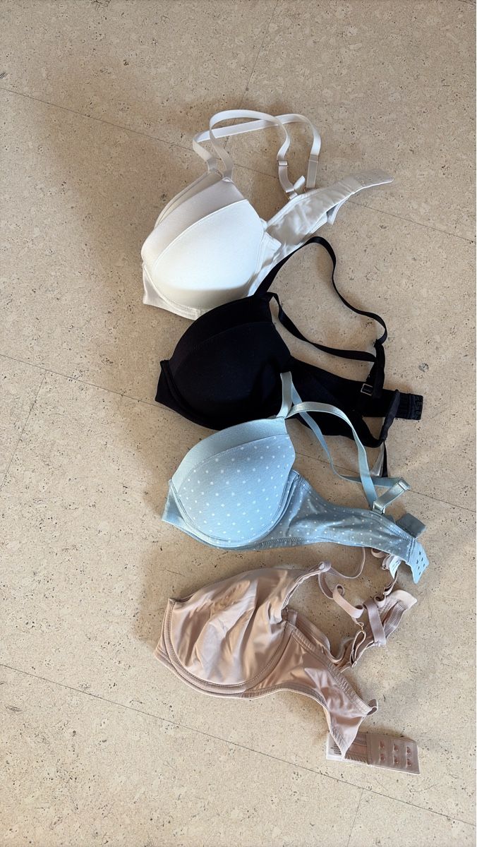 Altra biancheria intima: 4 Calida BHs 70C – Nuovo (secondo la descrizione) da Müntschemier venduto da Karola1986