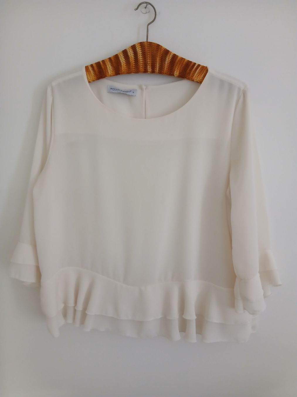 Camicette: Rinascimento Blouse Cream Size L – Nuovo (secondo la descrizione) da Wil SG venduto da tre_g2l7