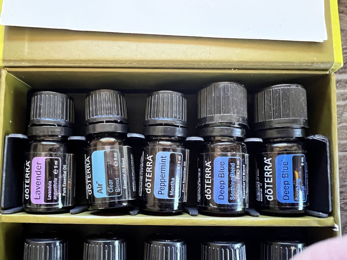 Doterra Ätherische Öle: doTERRA Family Essentials Kit ätherische Öle – Gebraucht aus Uetendorf von pink2 2