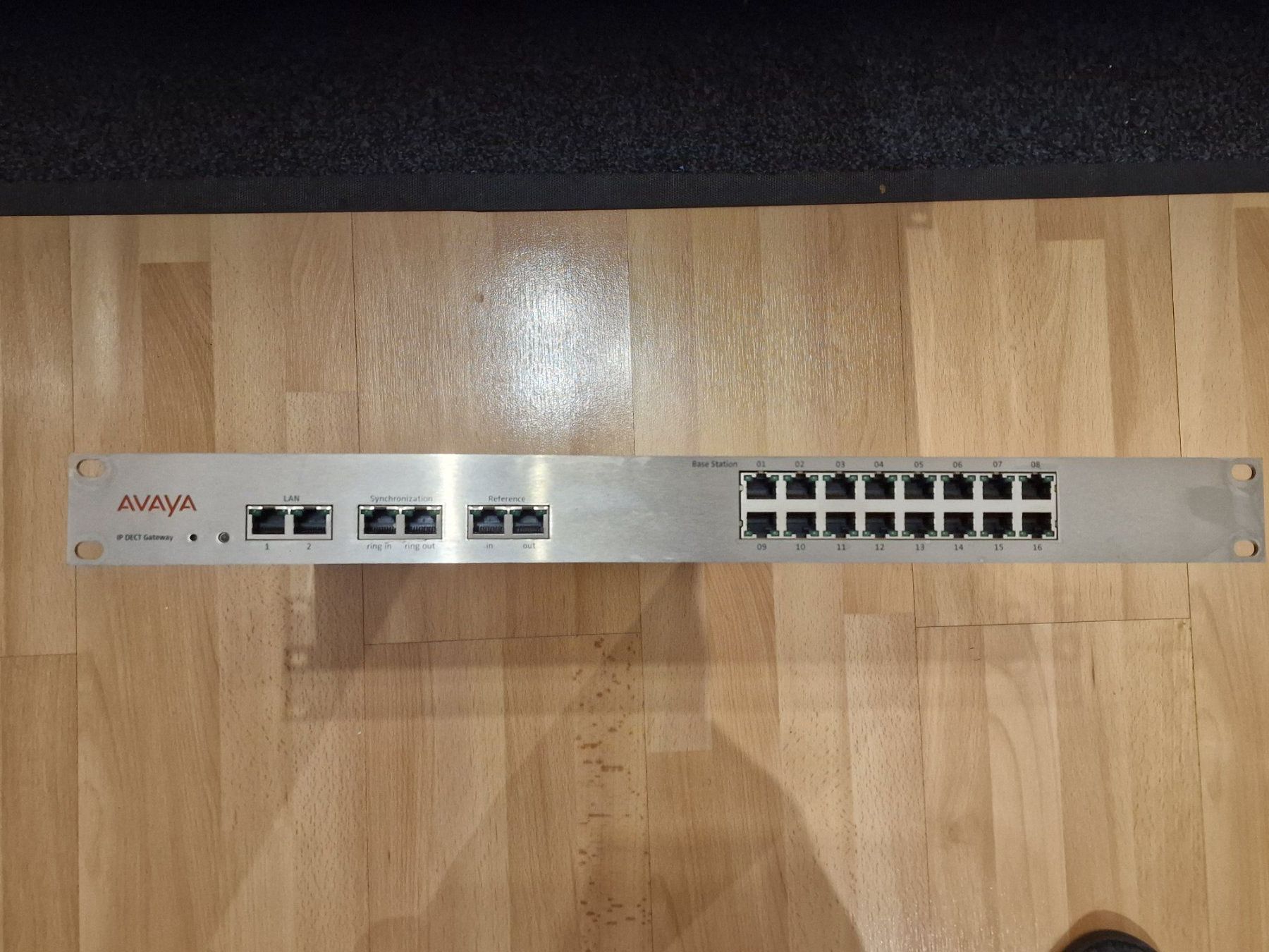 Avaya Telefoni: AVAYA IPBL1-CA/1A1 700501993, IP DECT Gateway – Usato da Buchrain venduto da Sssschaller