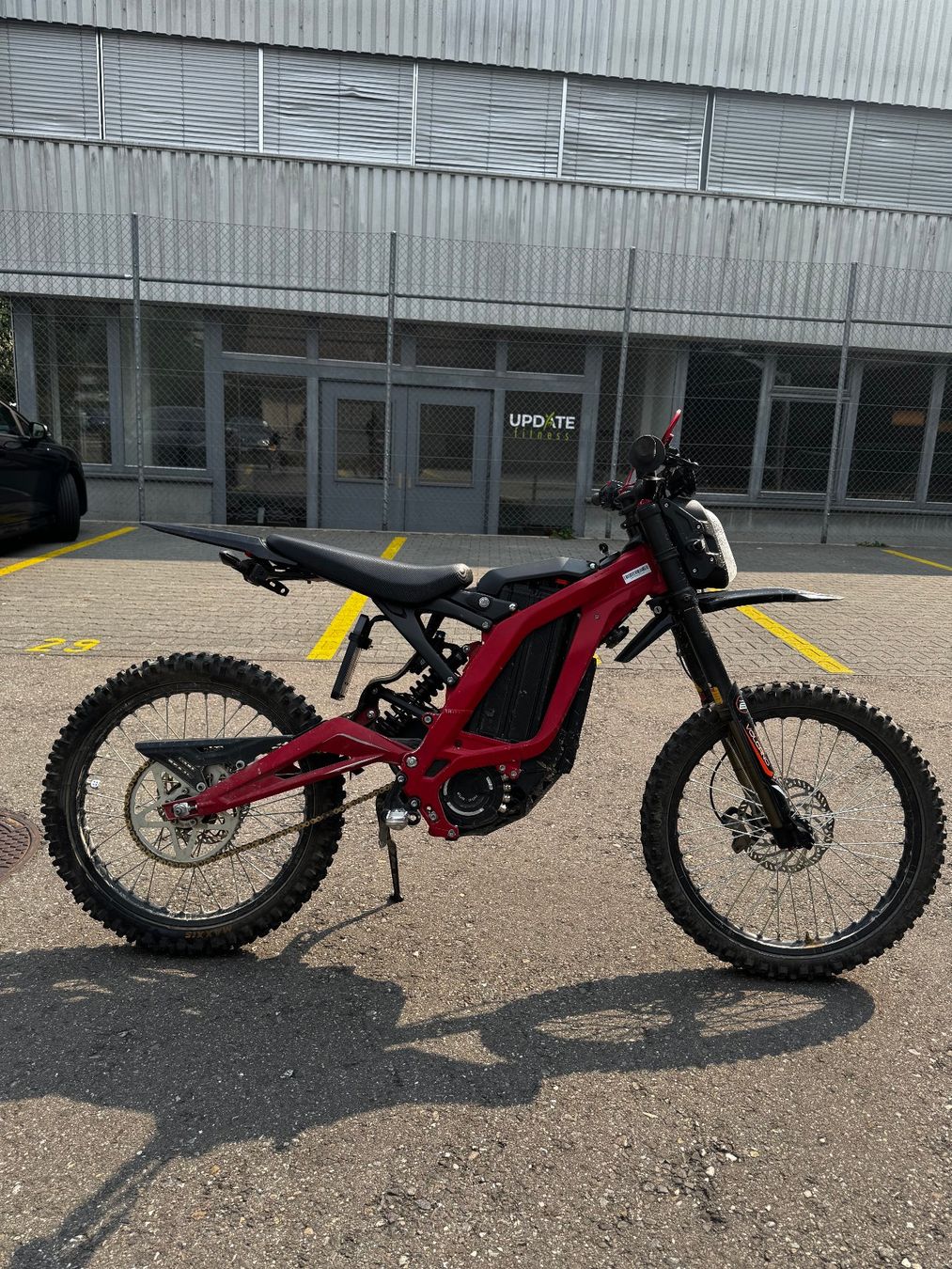 Sur-Ron Enduro: Sur-Ron Light Bee L1e | Strassenzugelassen – Usato da Aarau venduto da acgz