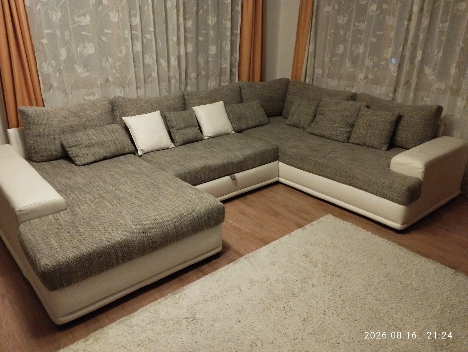 Sofas: Ecksofa mit Schlaffunktion 330x230 cm – Gebraucht aus Wangs von Gabrill