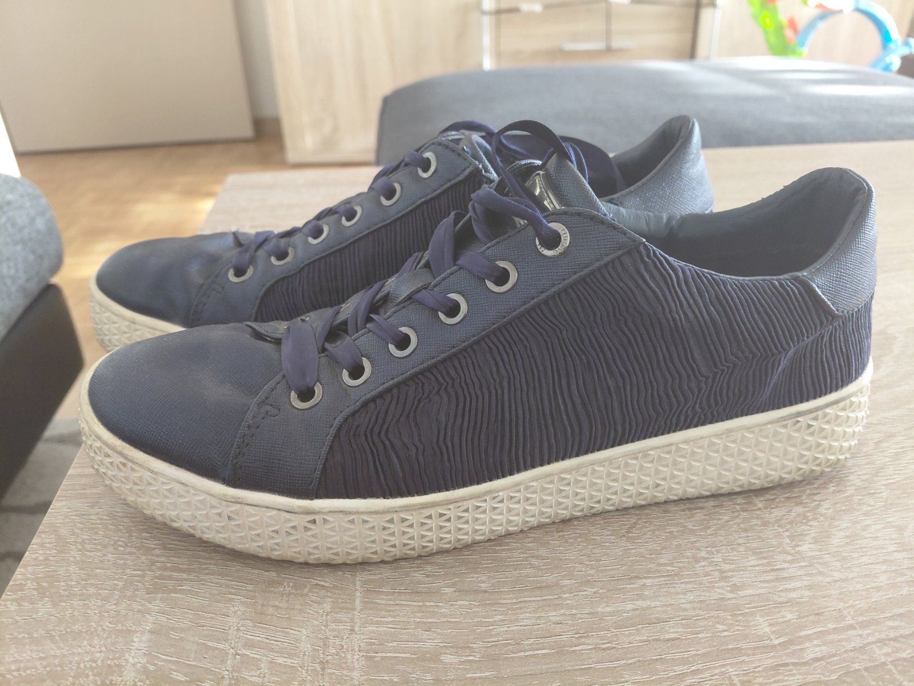 Bugatti Scarpe da donna: SCHÖNER BUGATTI- SCHUH DAMEN – Usato da Embrach venduto da avesi