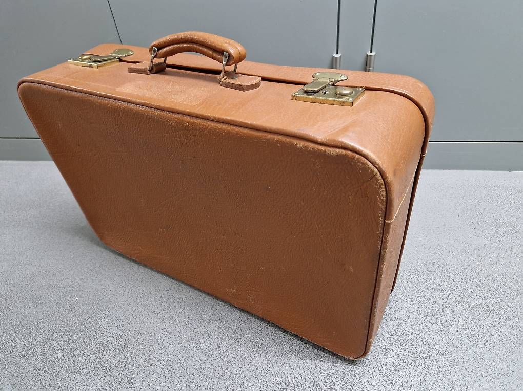 Valises de voyage: Koffer alt – D'occasion à Rüti ZH par Jebe79 1