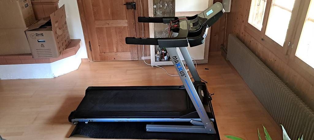 Hometrainer: Laufband Maxxus 4.2 Neuwertig – Usato da Aeschi b. Spiez venduto da sevenline