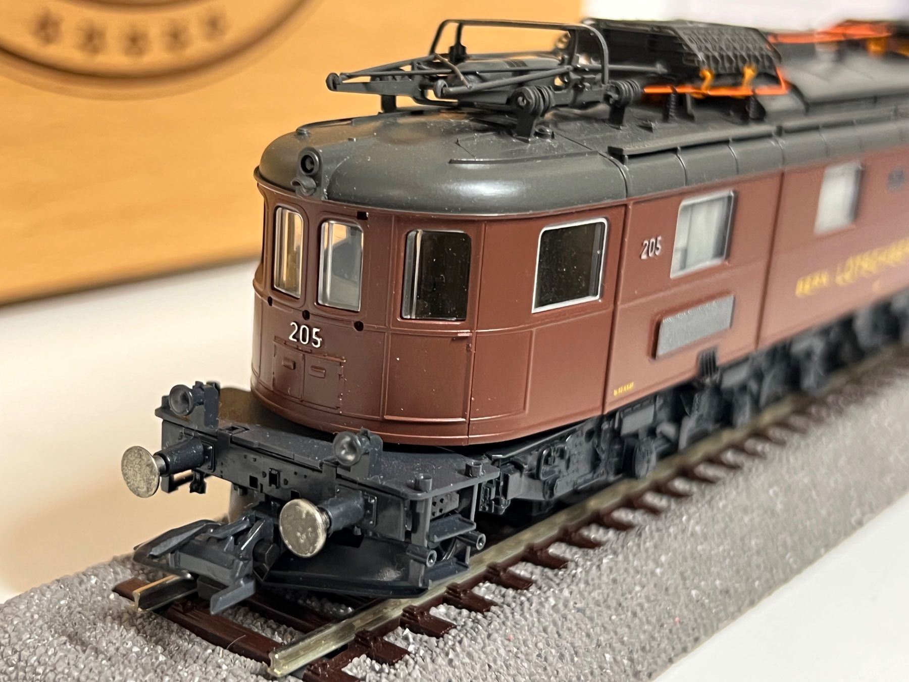 Roco Modellini di ferrovie: Roco Museums Edition Ae 6/8 BERN LÖTSCHBERG SIMPLON Digital – Usato da Neuenhof venduto da ludovicco 2