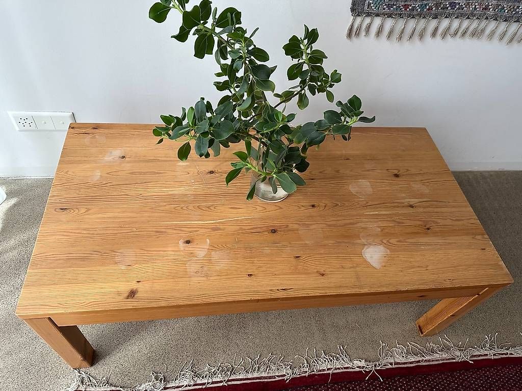 Tables: Tisch – D'occasion à Aarau par vio_lrn7 2