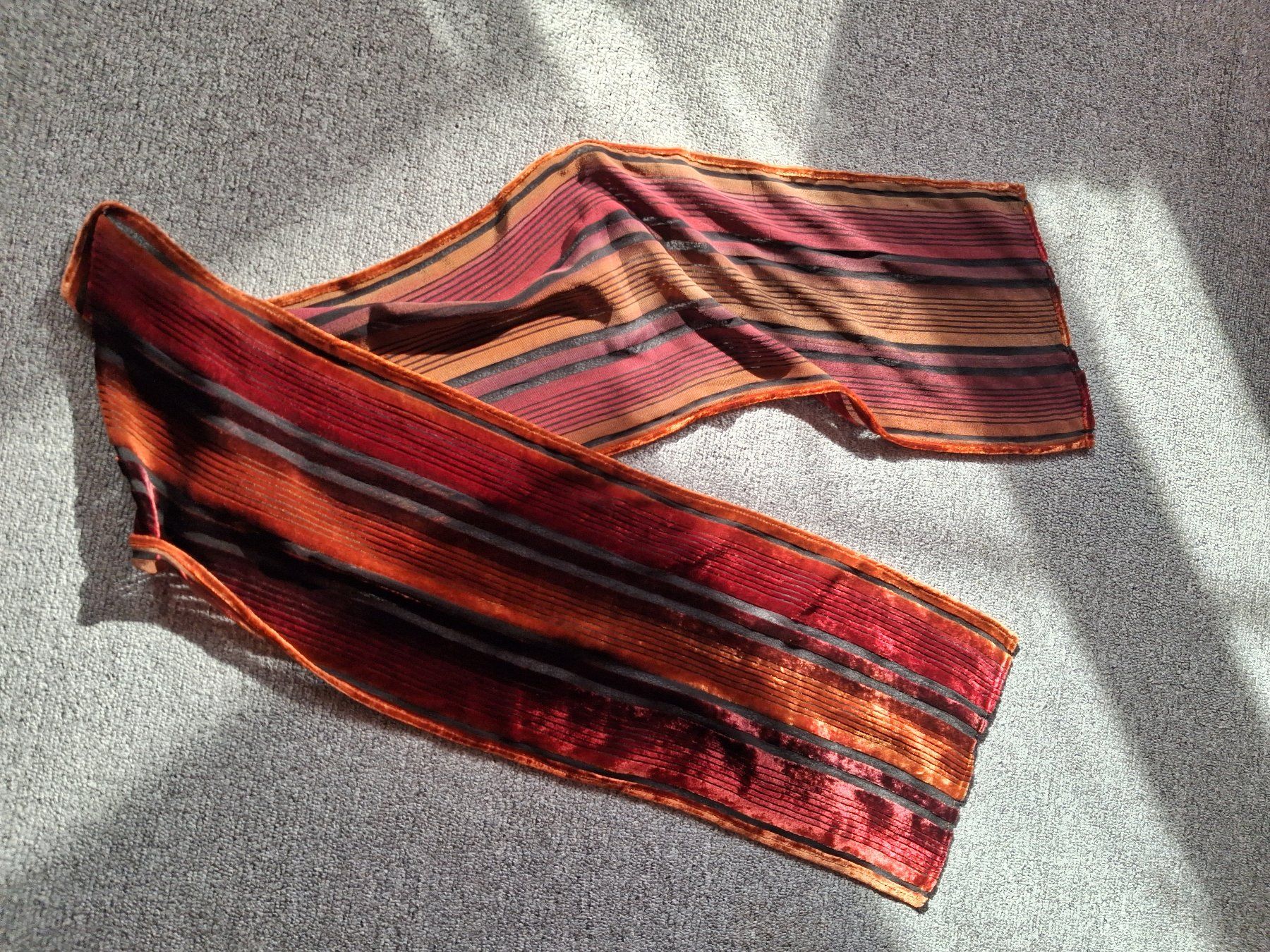 Foulards, Tücher & Schals: Schal gestreift Samtoptik, neu – Neu (gemäss Beschreibung) aus Wald ZH von e8e 2