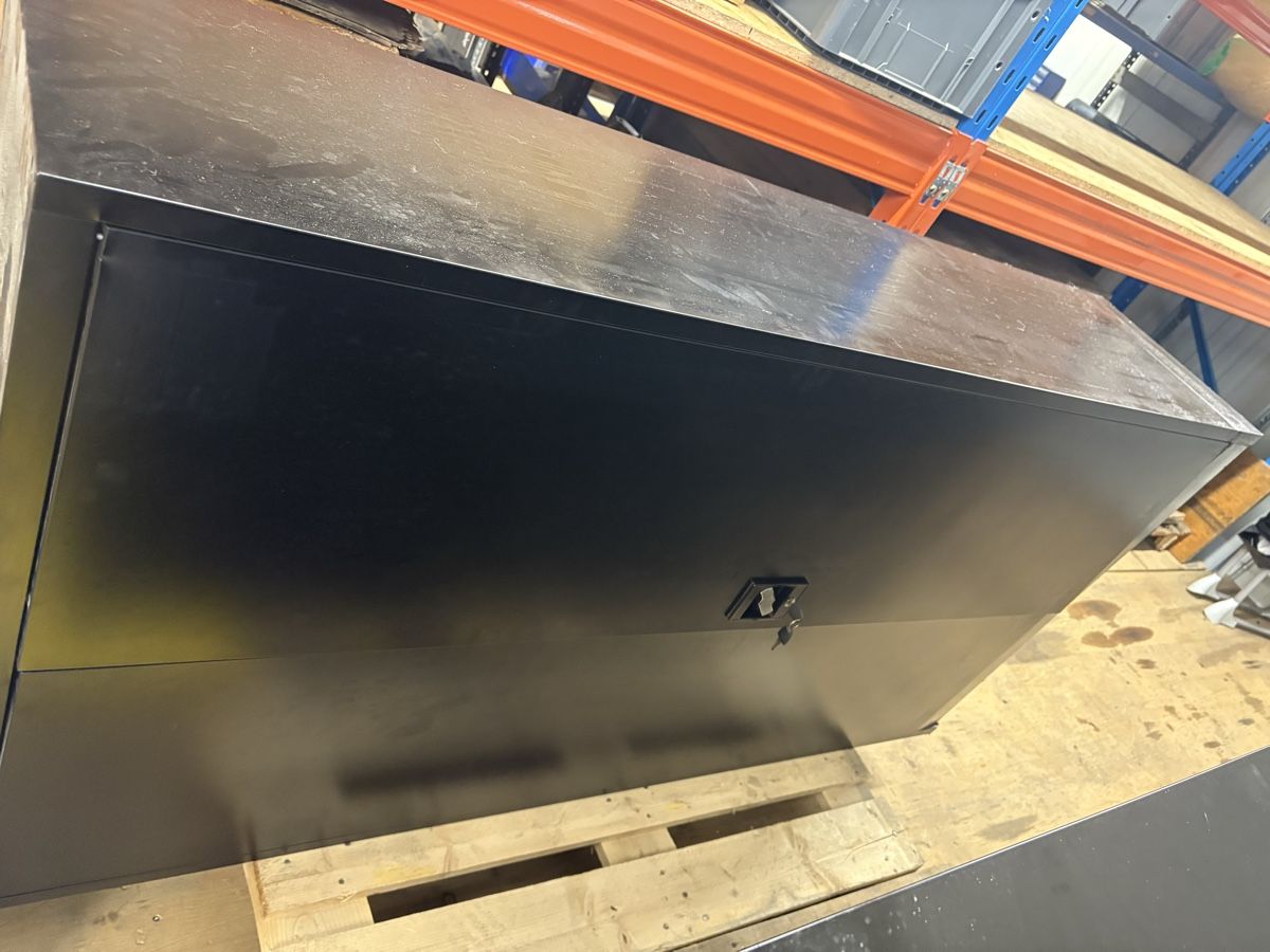 Armadi: Metalschrank – Usato da Remetschwil venduto da Tbieri 1