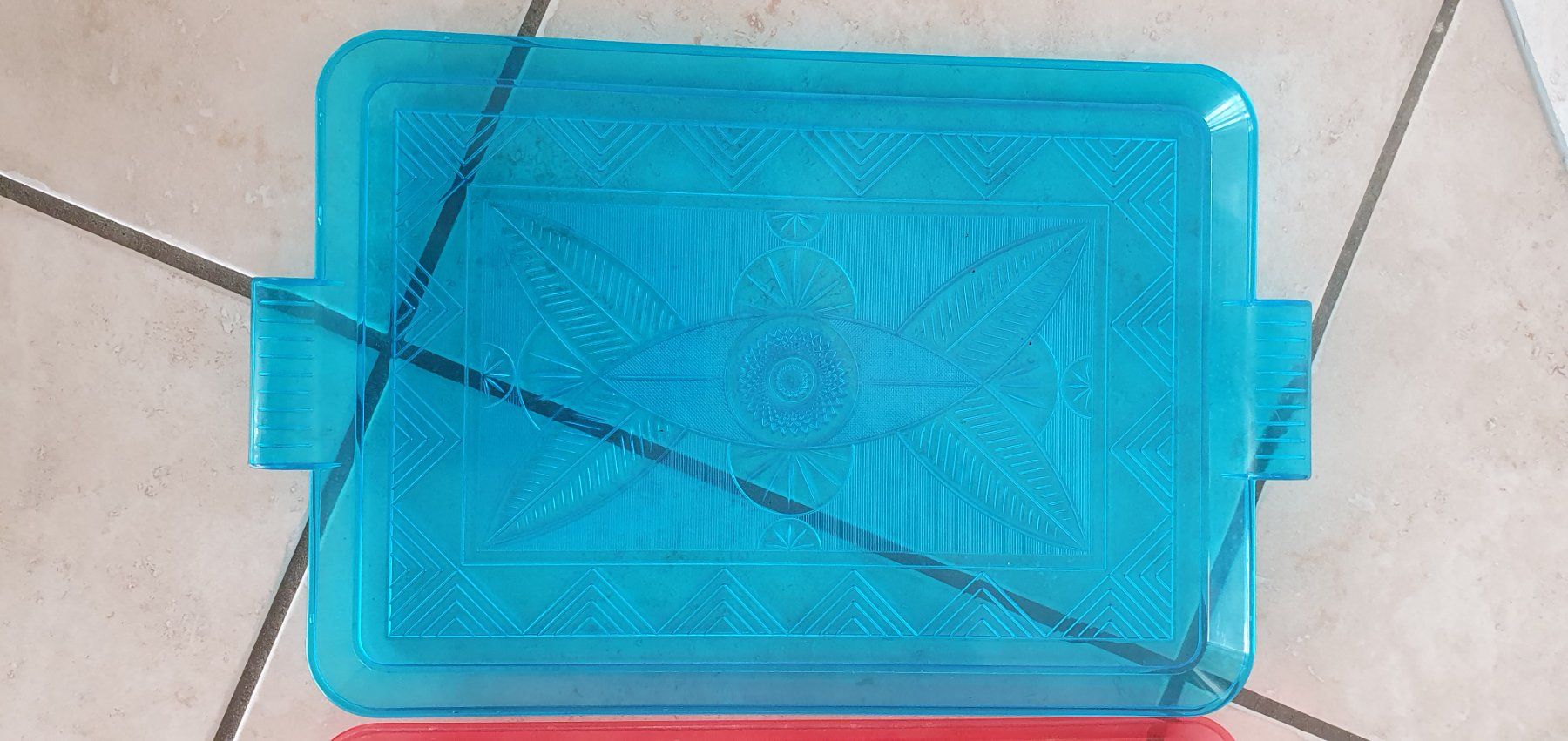 Parois & plafonds: 3 plateaux de service en plastique – D'occasion à Moutier par mar_7nrw 1