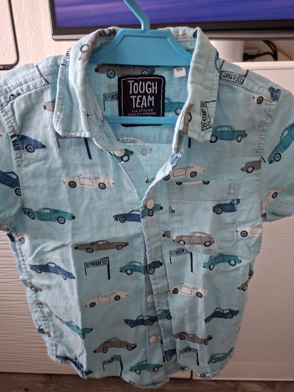 Camicie, T-shirt & Polo: Kinder Hemd Gr. 104 – Usato da Winterthur venduto da Ausmisten2026