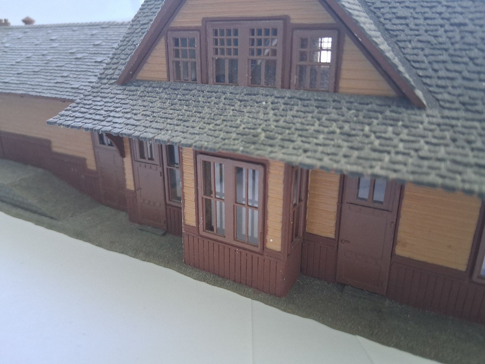 Modellini di ferrovie: Schmalspur US Station 1:87 – Difettoso da Aeschi SO venduto da git_l8rn 1