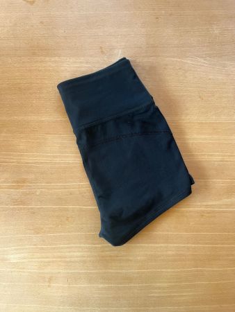 Short de sport noir court et moulant