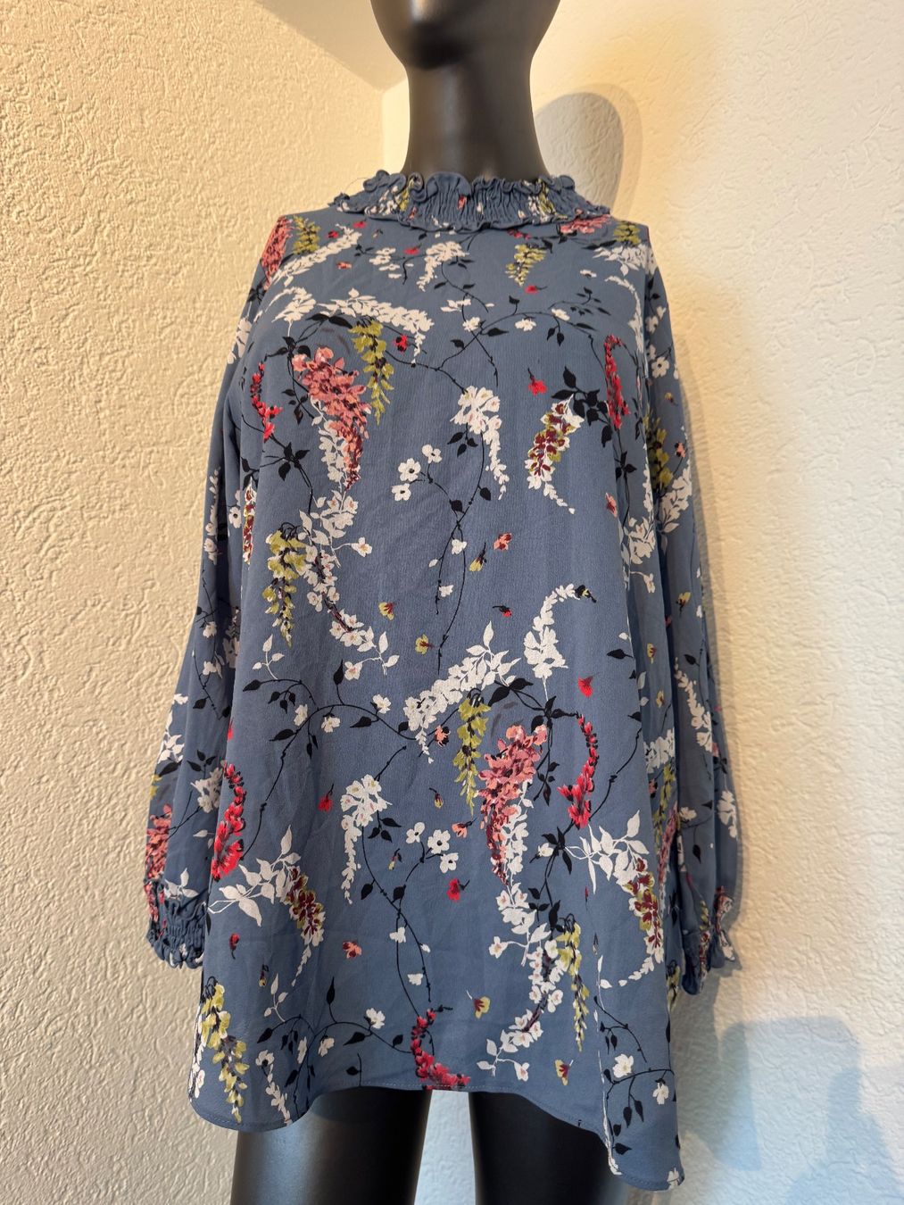Camicette: Sommer Bluse Blumenmuster Gr M Blau – Usato da Frenkendorf venduto da Style365 1