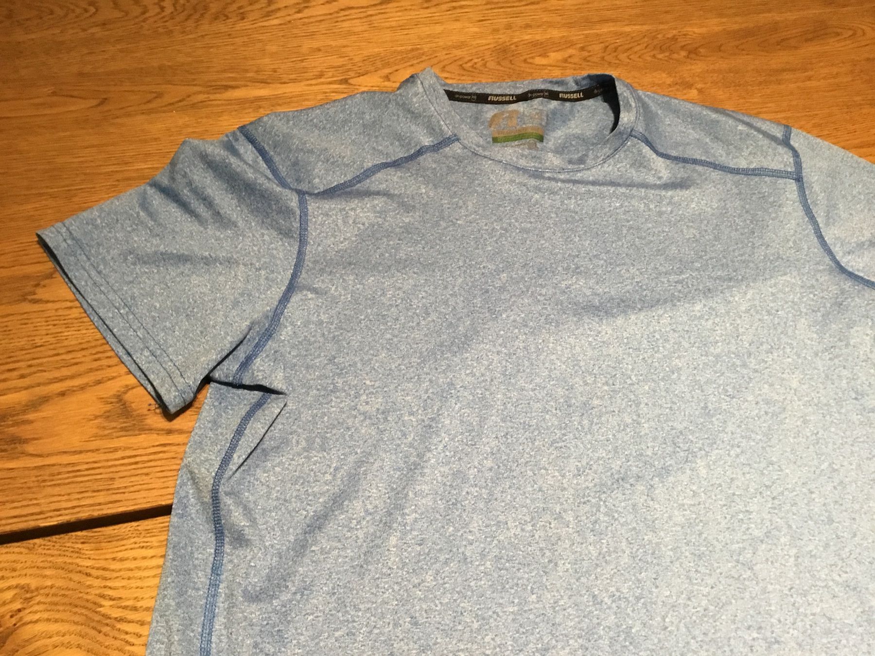 T-shirt: Tollea Sport Tshirt Gr.L – Usato da Würenlos venduto da Starceve