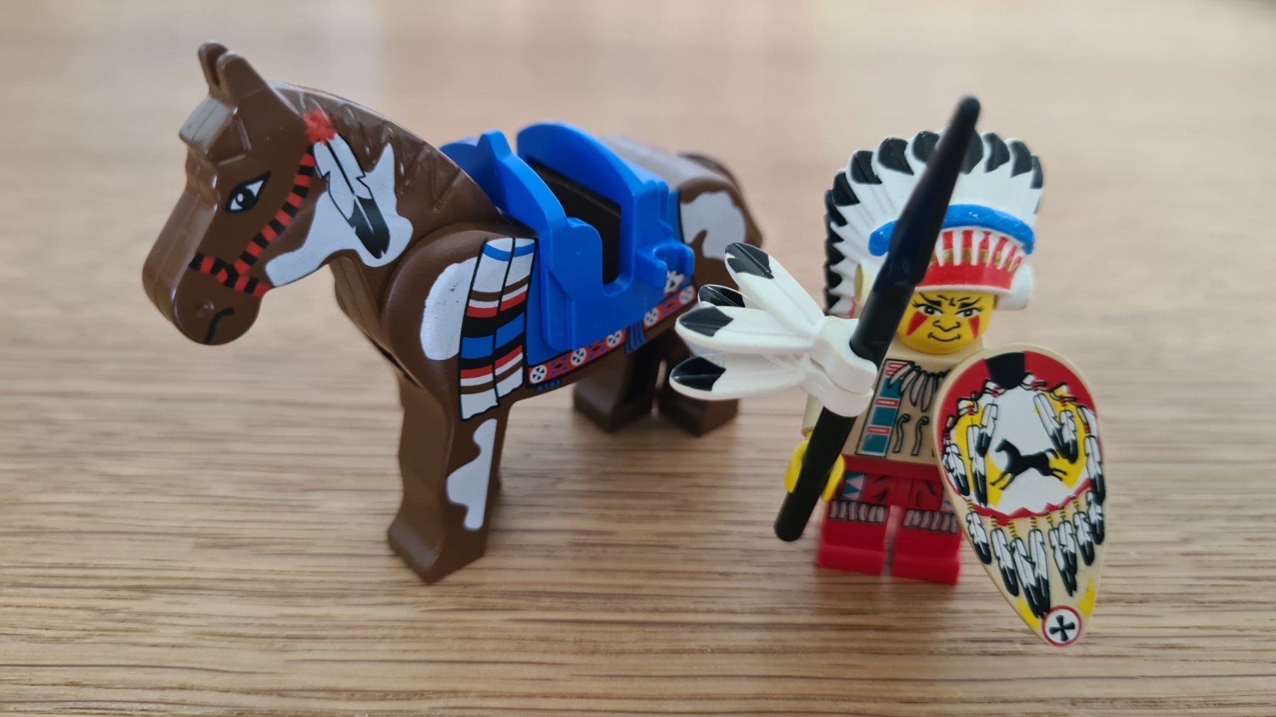 Lego Kit di costruzioni: Seltene Lego System Western - Indianer Häuptling Figur – Usato da Winterthur venduto da stufaphi