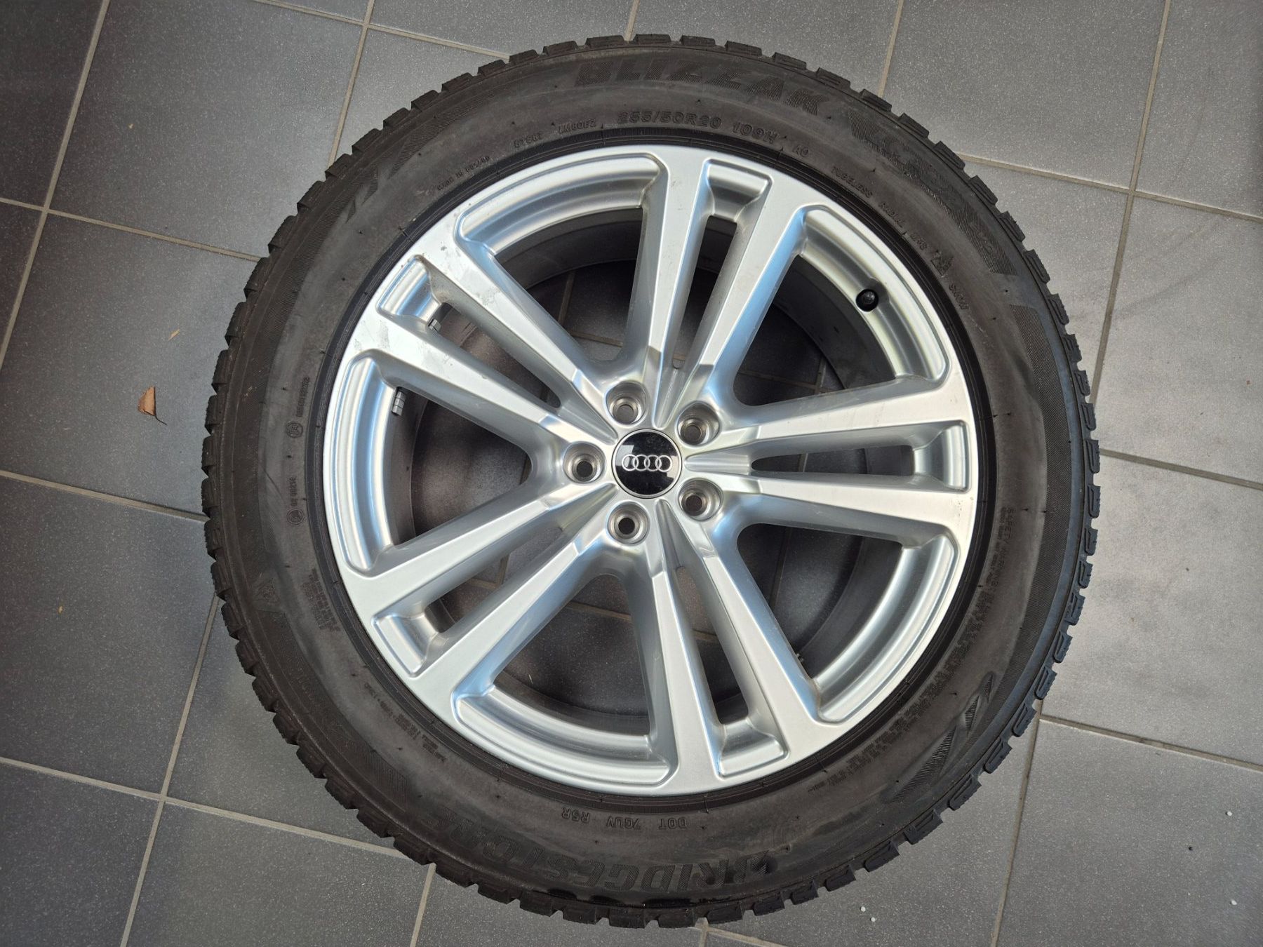 Audi Pneus & Roues: Winterräder 20" Audi Q7 – D'occasion à Winterthur par WEWi-Ersatzteile 1