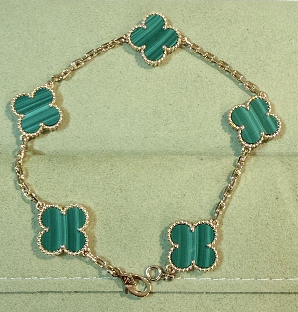Van Cleef Bracciali & Braccialetti: Van Cleef Arpels Alhambra Malachite – Nuovo (secondo la descrizione) da Zürich venduto da WATCHROOM