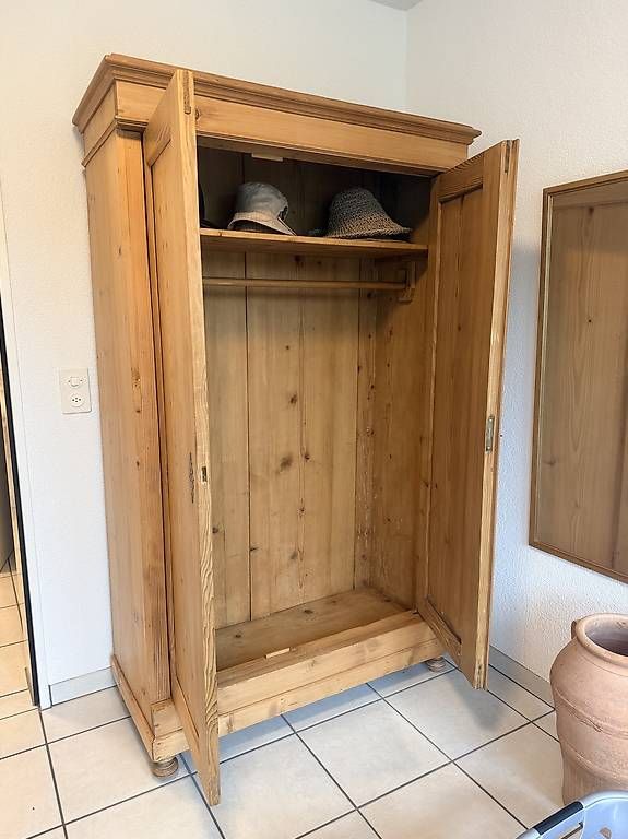 Armadi: Antiker Schrank – Usato da Bubendorf venduto da Kimena12 1
