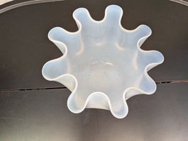 Opalin Glasschale Vase ev. Murano ?