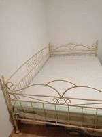  Metallbett mit  Rost und Matratze