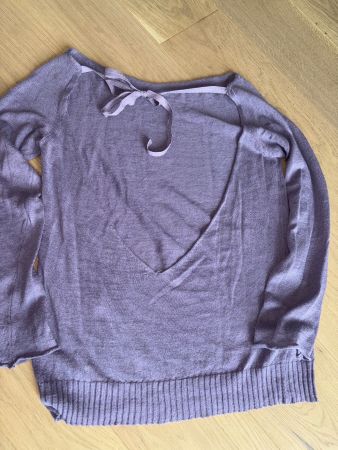 Pull mauve dos nu Sisley