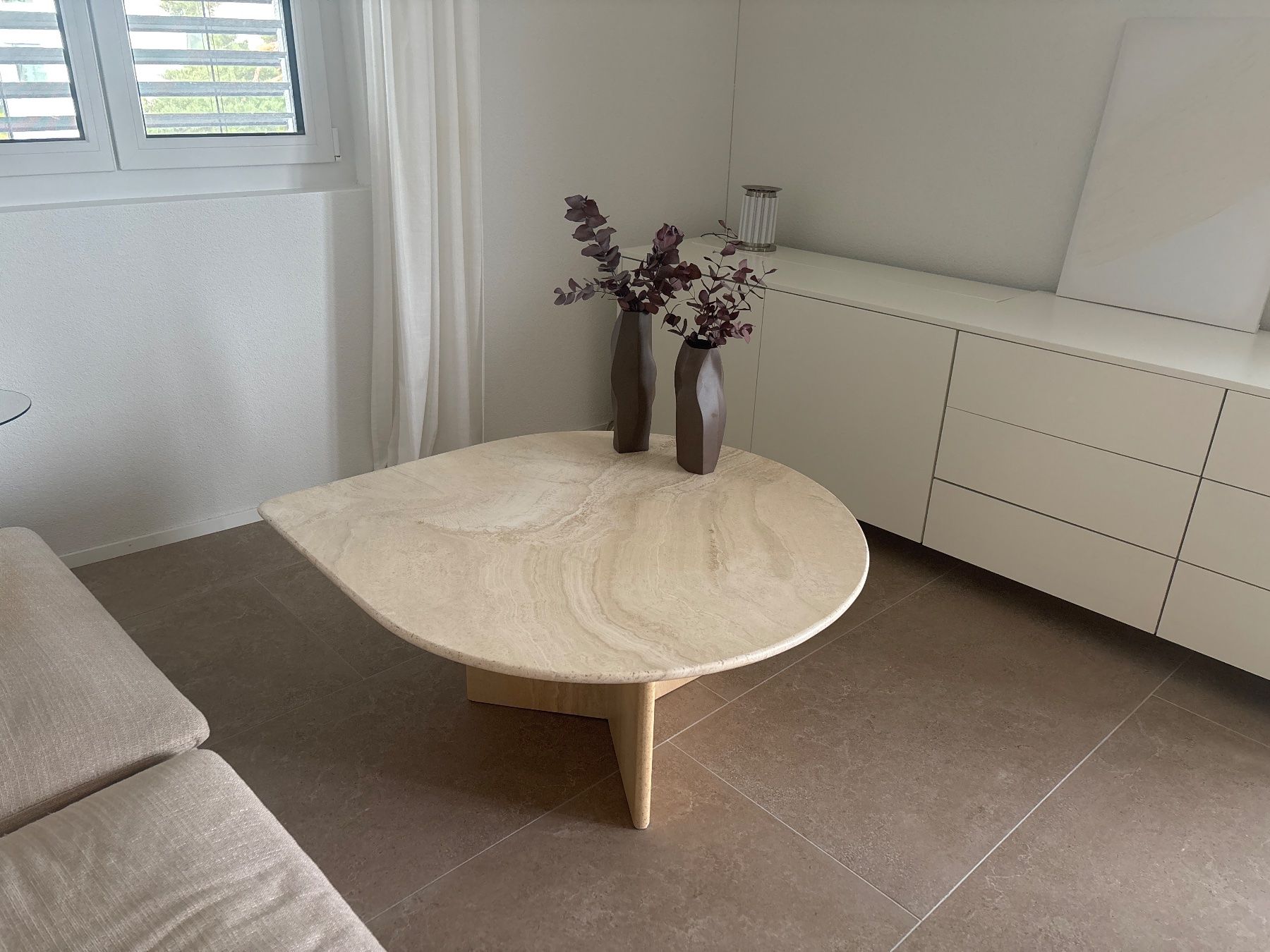 Tables: Travertin Stein Couchtisch Coffeetable beige – D'occasion à Zürich par car_9sdb