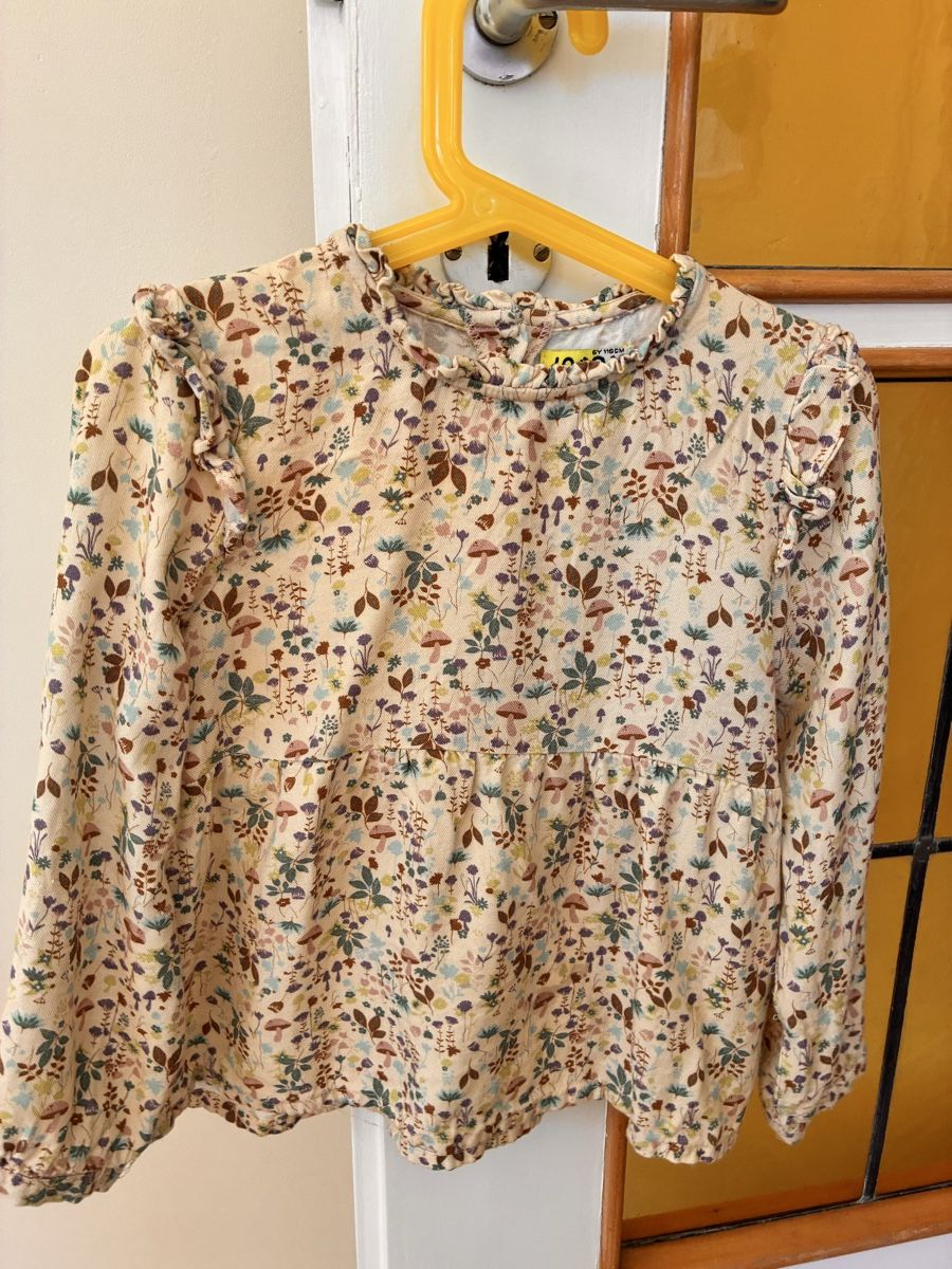 Lotti & Set di vestiti: 3 x Schöne Mädchen Blusen – Usato da Zürich venduto da kafitze 6