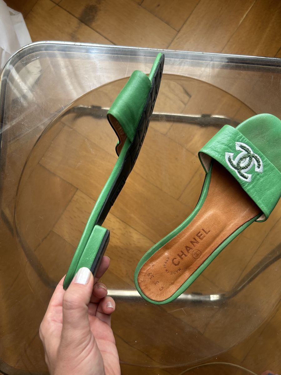 Chanel Scarpe da donna: Chanel slides – Usato da basel venduto da wastedworld 8